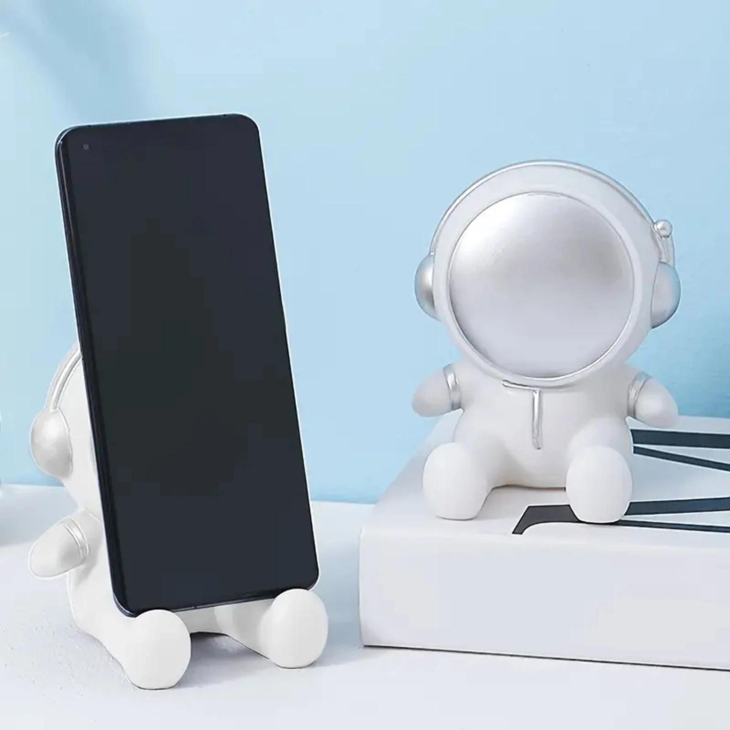 

Astronaut Phone Holder Cell Phone Stand, Cradle, Holder, Aluminum Desktop Stand For All Smart Phone