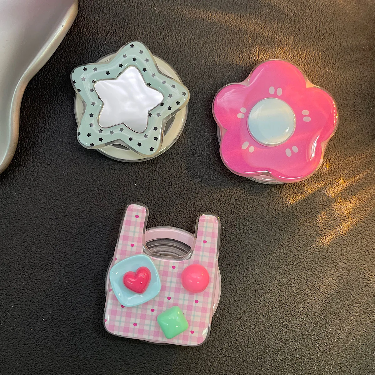 

3D Shopping Bag Flower Star Magnetic Bracket Suitable For Magsafe Mobile Phone Strong Suction Desktop Lazy Person