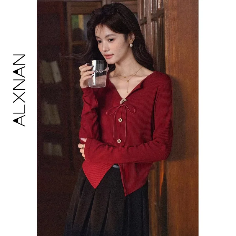 

ALXNAN красная футболка с v-образным вырезом, женская винтажная шикарная футболка с длинными рукавами и разрезом на пуговицах, женские осенние облегающие топы 2025, DYL663005