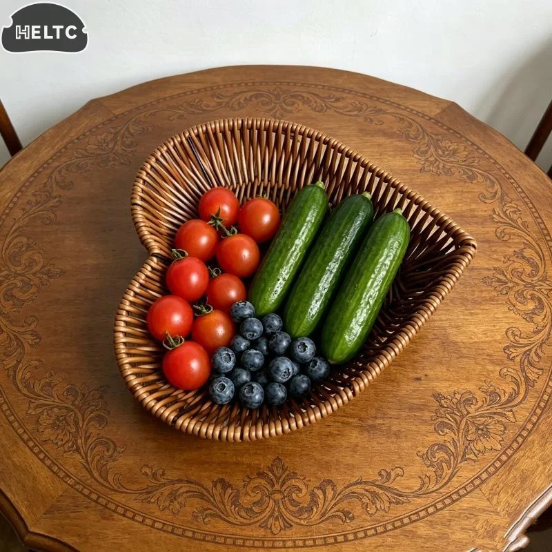 Heart-Shaped Woven Storage Basket Multi-Uses Simulation Rattan Desktop Baskets For Bread Fruit Restaurant Serving Display Basket