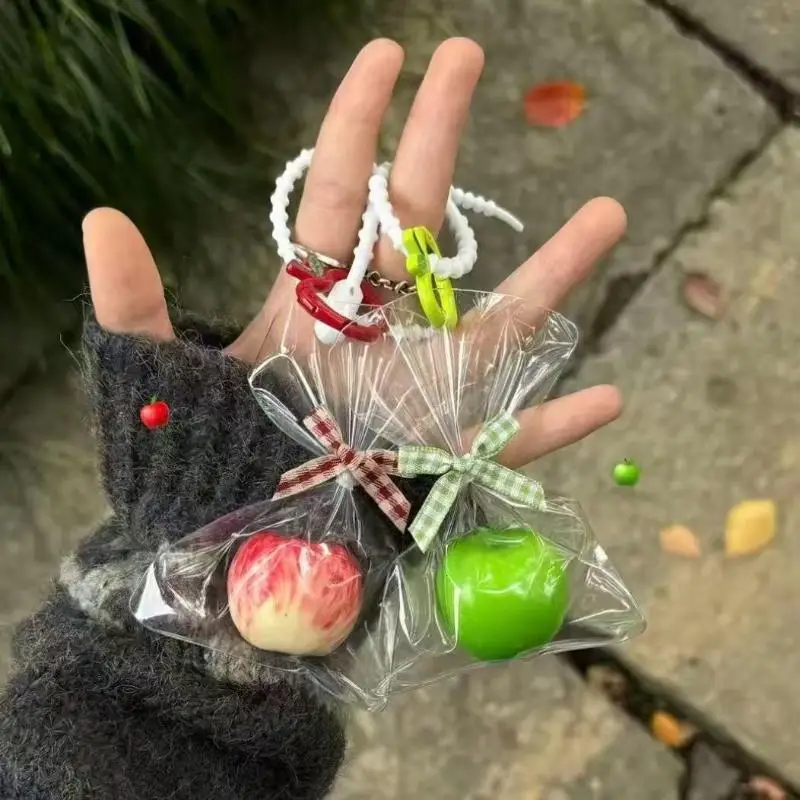 Мультяшный-рождественский-брелок-с-яблоком-милый-смоляный-Санта-Клаус-подвеска-в-виде-рождественской-елки-брелок-для-ключей-сумка-аксессуары-праздничная-вечеринка-Рождественский-подарок