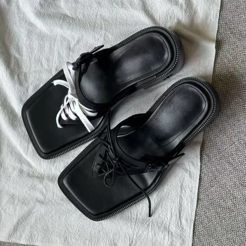 

Черные брендовые тапочки на высоком каблуке со шнуровкой и пряжкой, женские летние сексуальные пляжные шлепанцы с застежкой на носок, удобные шлепанцы с квадратным носком