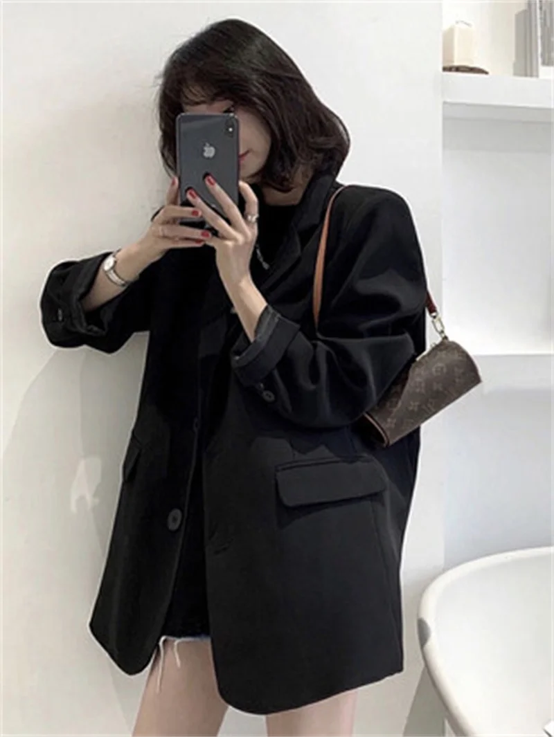 Black Shoulder Padded Suit Coat Female Little Person Autumn 2024New High-end Sense Network Red Fried Street Leisure Blazer White