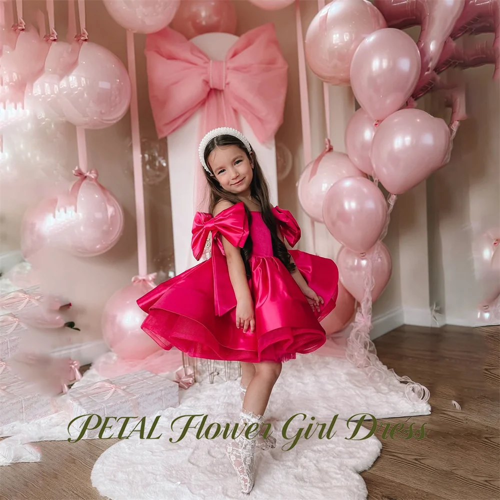 

Petal Fuchsia First Communion Gown Off Shoulder Girls Princess Dress with Bow Sleeves Evening Party Dress for Kids Customized