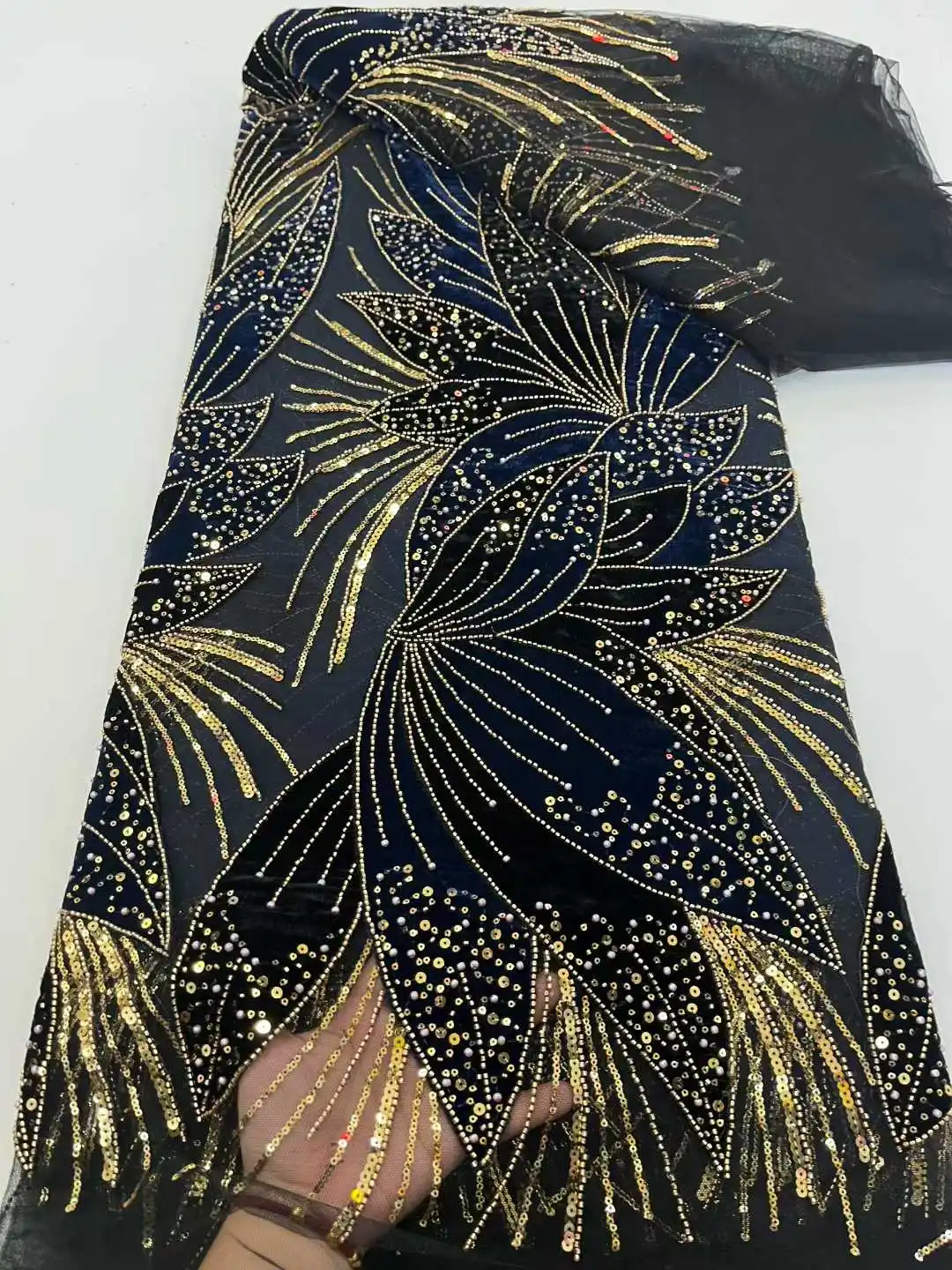 Afrikaanse fluwelen kantstof 2025, hoge kwaliteit met kralen en paillettenborduurwerk Franse Nigeriaanse kantstof voor bruiloft AH1440