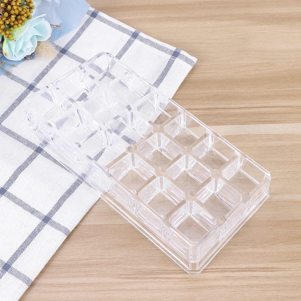 

18 Slot Lipstick Stand Clear Acrylic Trapezoid 17 5x9 3x5cm Organizer Storage Display Rack Brush Holder