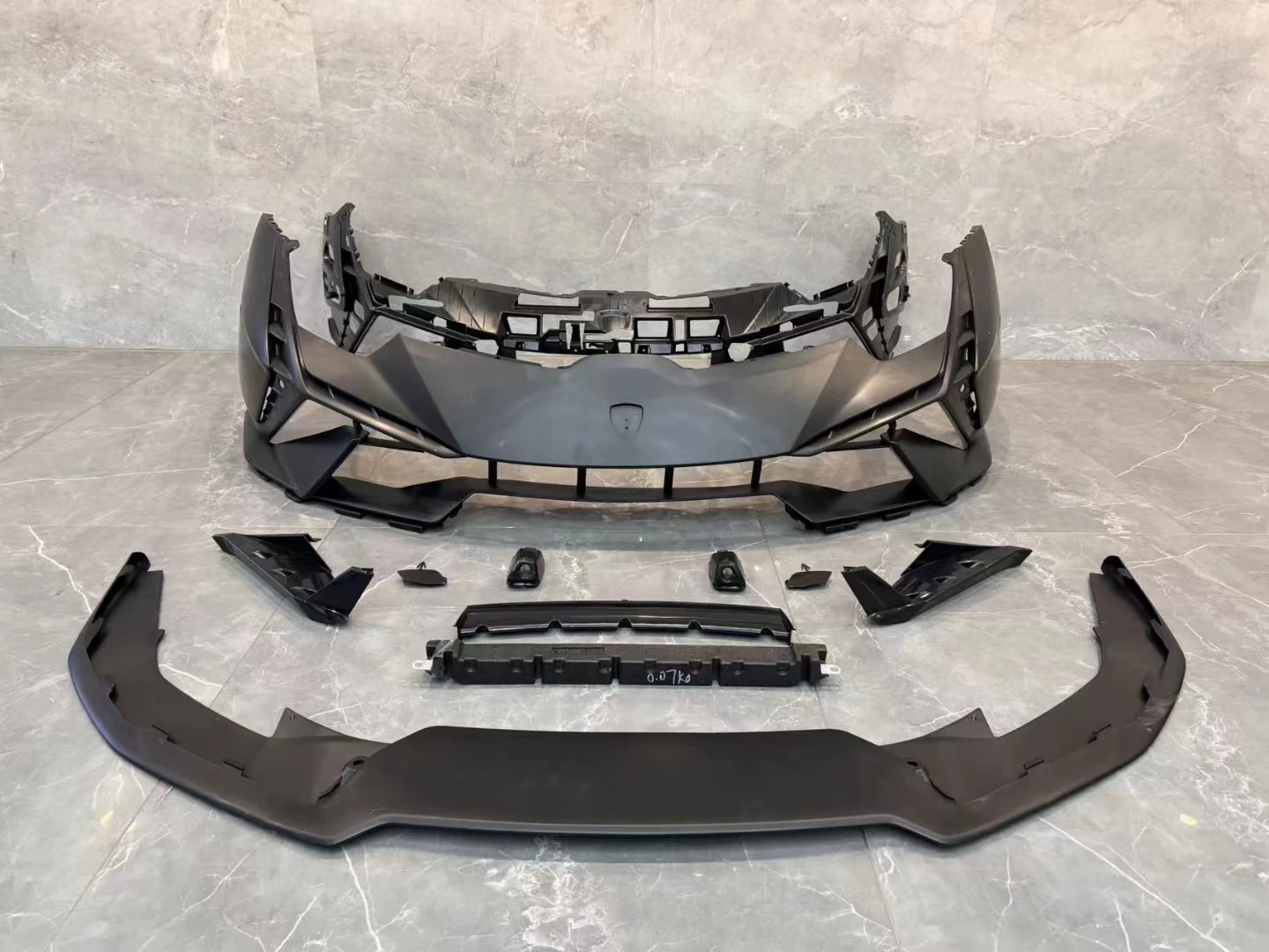 Applies to Lamborghini hurricane 580/610 upgrade. The new Lamborghini kit tecnica is installed without damage4T0807103ADGRU