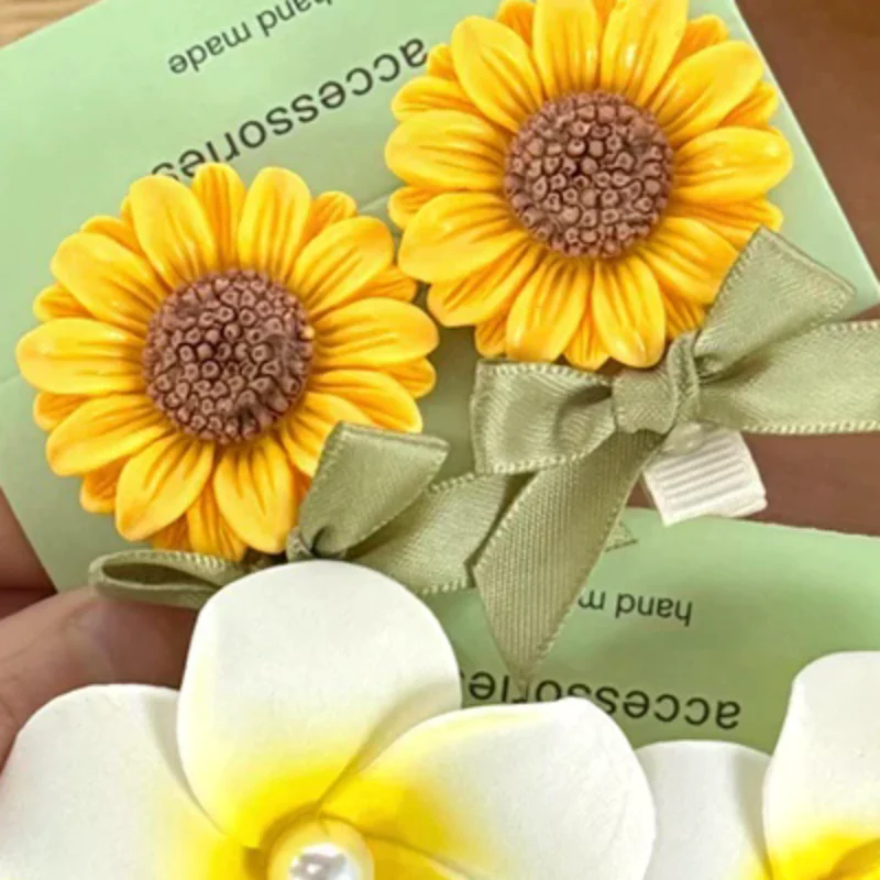 

1Pair Cute Sunflower Hair Clip Egg Flower Hair Accessory Sweet Girl Side Duckbill Clip Children Hair Decoration