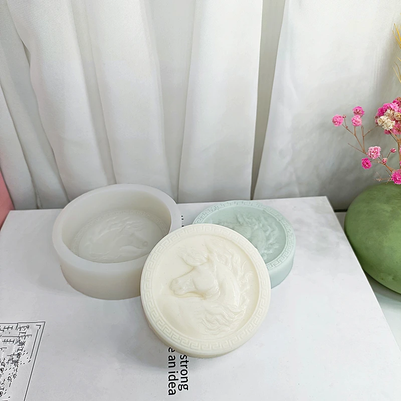 Vivid Horse Head Soap Mold 3D DIY Silicone Mould to Family Members Friends Table Decoration Birthday Gift Festival Presents