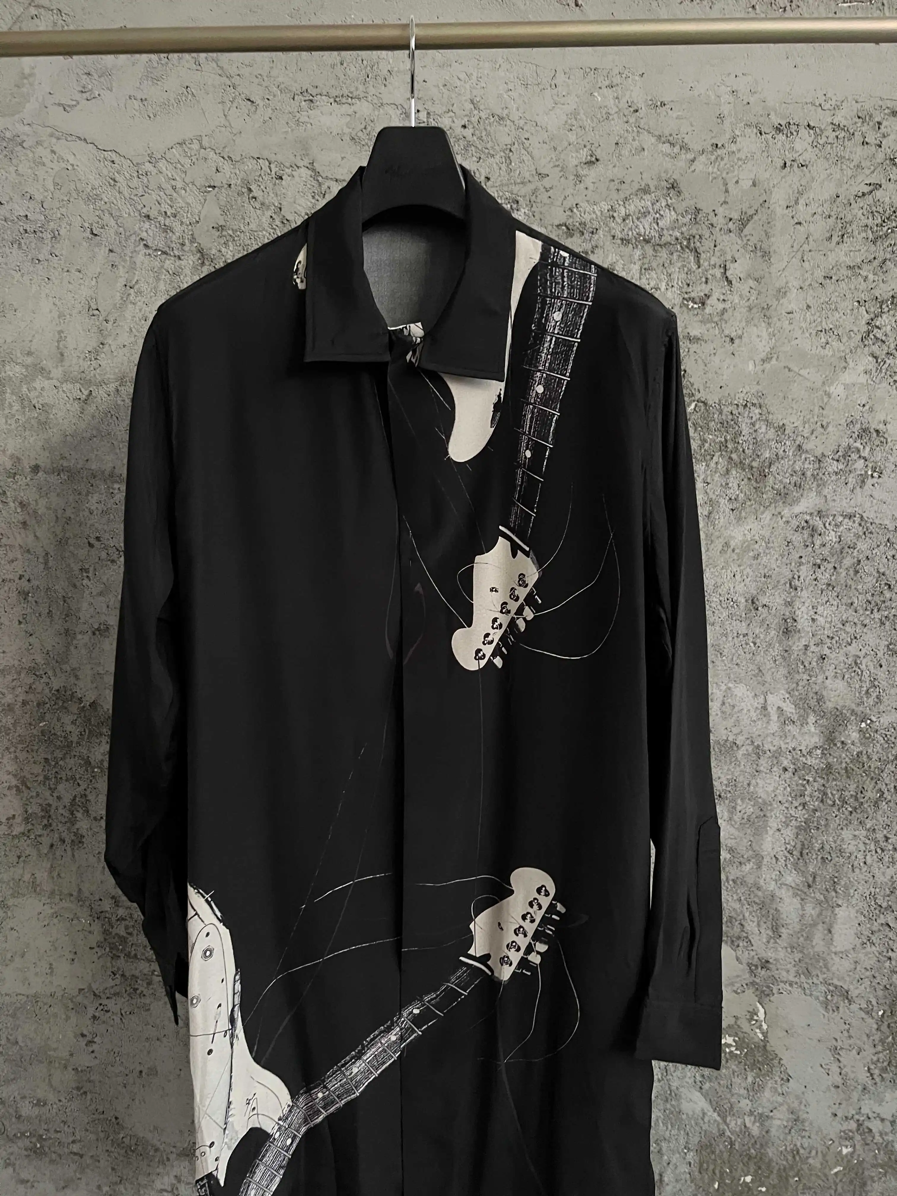 قميص مطبوع على شكل جيتار حريري، قميص فاخر خفيف من حرير التوت للرجال #2