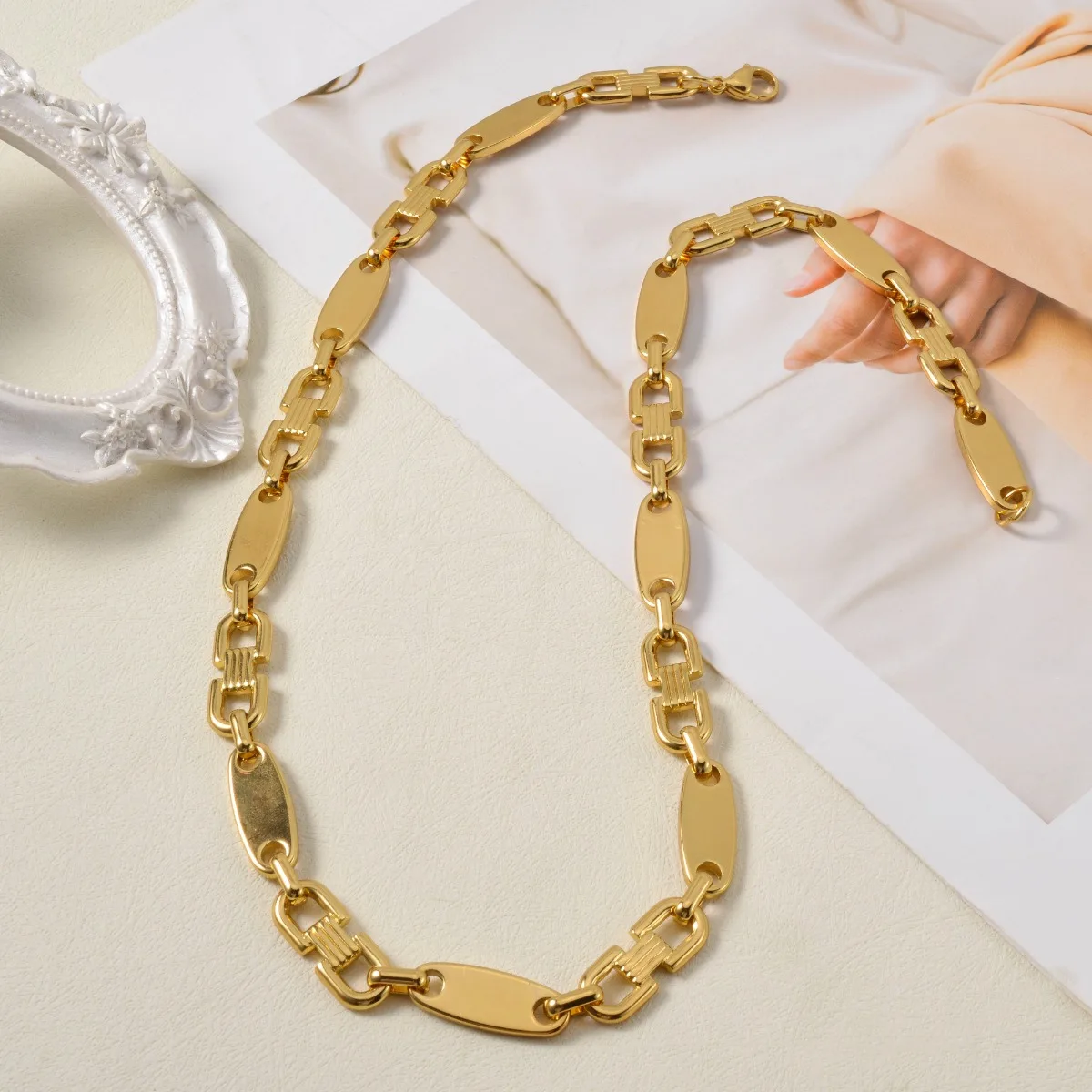 

Gold Plated Mixed Oval Link Chain Necklace Women Retro Chunky Choker Minimalist Geometric Statement Jewelry Daily Party Gift