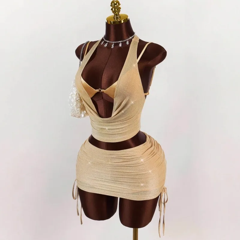 A New Solid-color, Form-fitting and Sexy Backless Halter Top, Bikini and Body-hugging Short Skirt Set  From Europe and America .