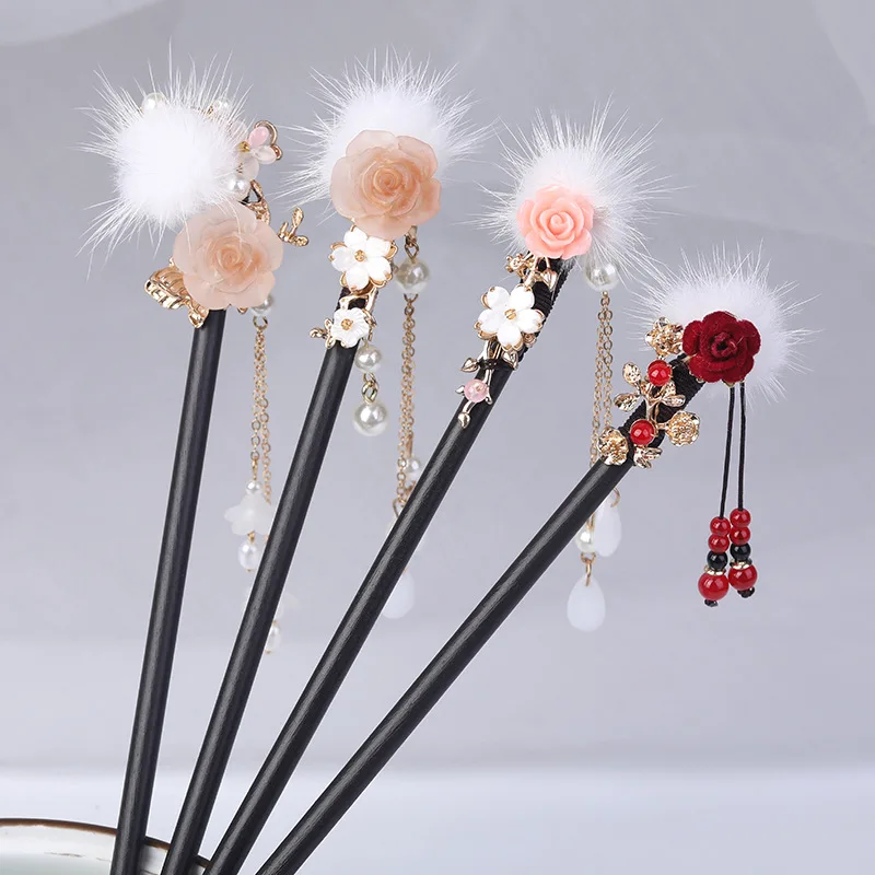 

Autumn and Winter Woolen Ball Ancient Style Hairpin New Chinese Style Braided with Tassels Step Rocking Hanfu Headwear for Women