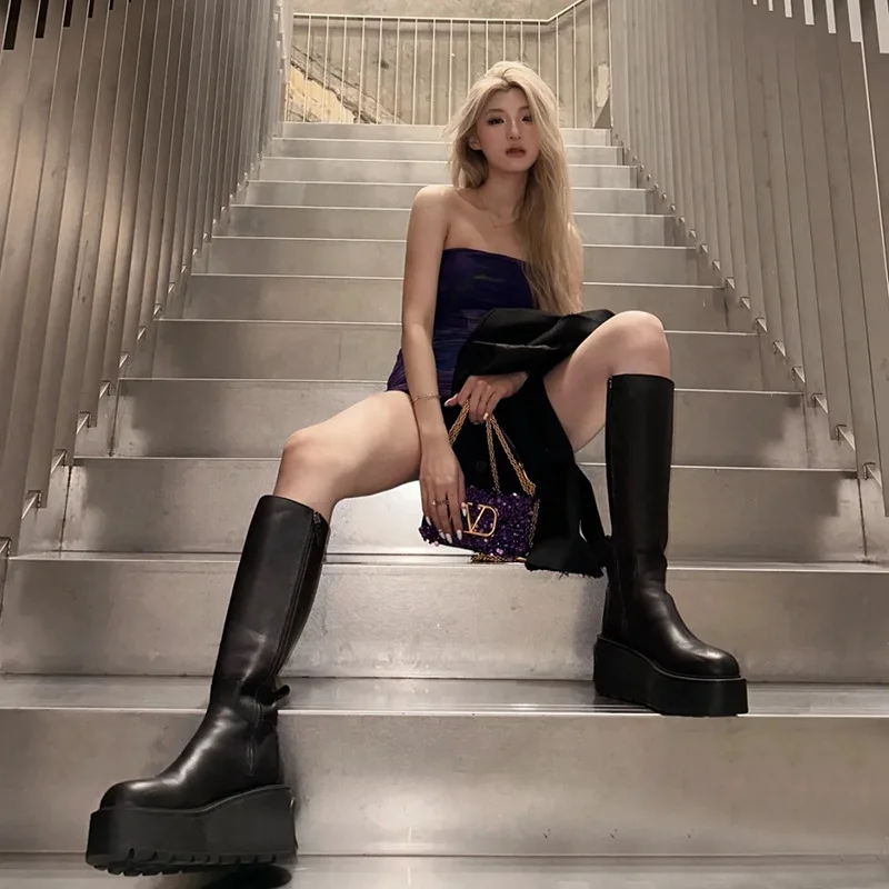 

Туфли на супер платформе, ботинки с кексиной подошвой, высокие сапоги на платформе, небольшие женские ботинки, увеличивающие рост.