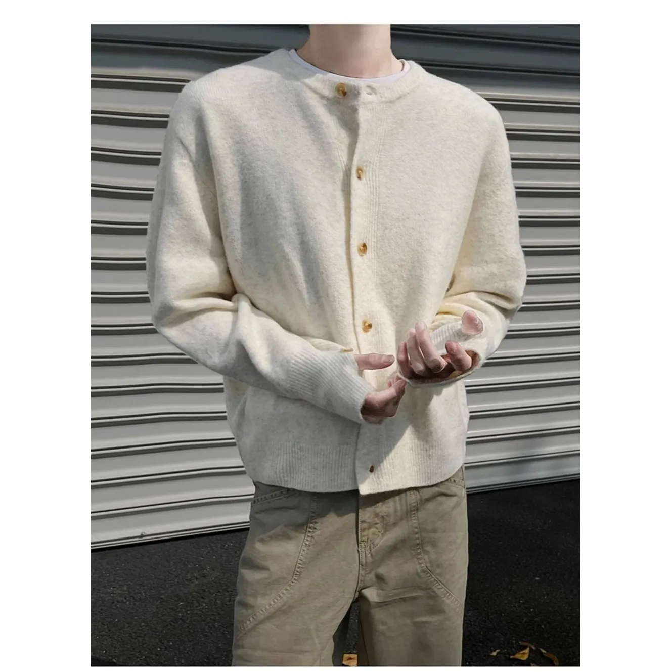 Suéter Cardigan Masculino de Gola Redonda Branco Leite, Estilo Curto Americano, Jaqueta Cleanfit, Estilo Casual de Outono, Ca...