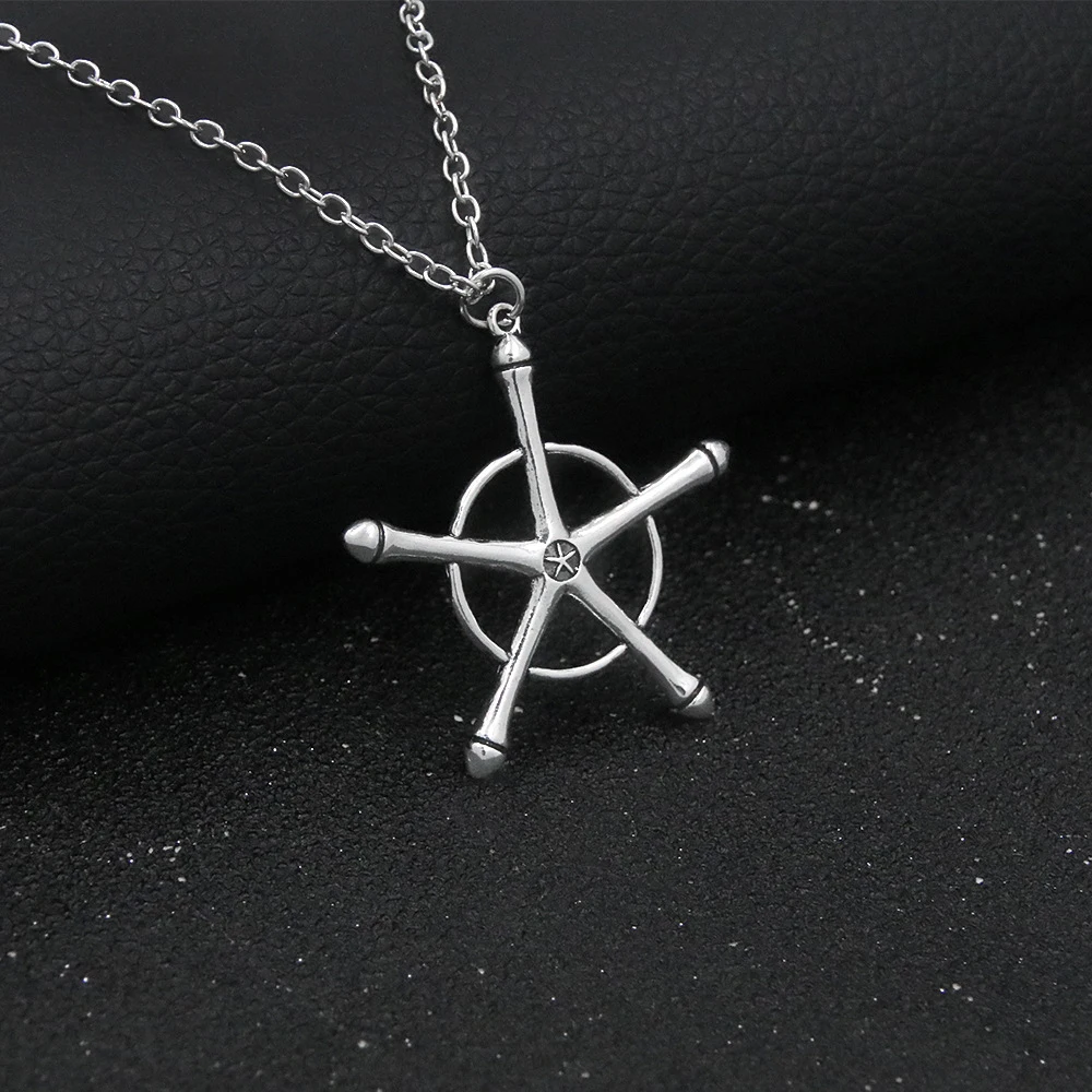 Uryuu Quincy Cross Pendant Necklace - Ichigo Soul Reaper Badge Necklace - Anime Cosplay Gifts for Fan Kids Girls Teens Women Men