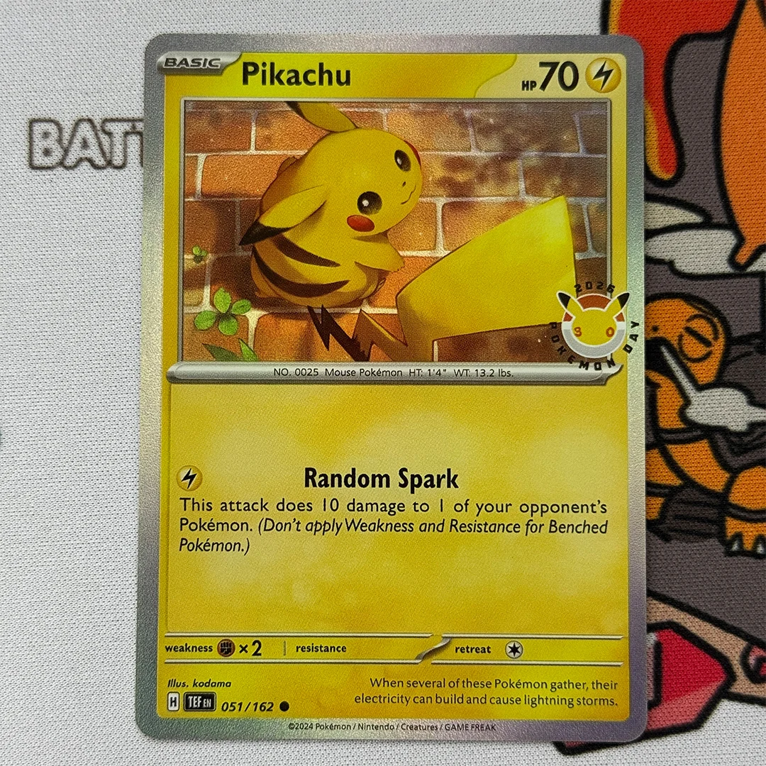 

Коллекционная карта Покемон: Пикачу (PTCG MCAP) – Аниме-подарок, 2026 год, День Покемонов, английская версия, различные карты и товары