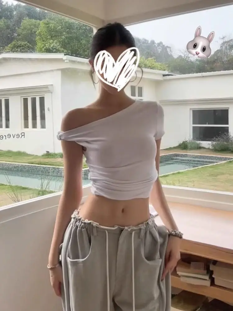 Sexy American Style Twist Knot Shoulder T-shirt Women's Summer New Design Slimming Folded Waist Design Short Sleeve Top
