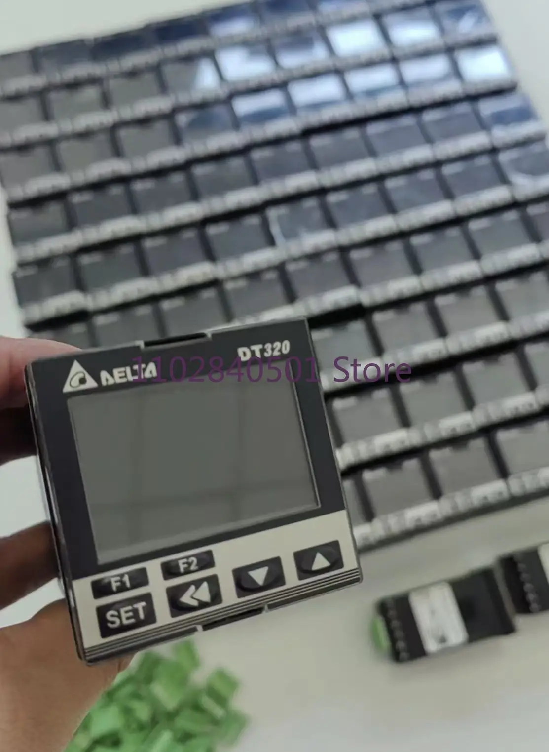 DT320VA DT320VA-0200 DT320RA DT320RA-0200 DT320CA DT320CA-0200 DT320LA DT3-V DT3-C DT3-R DT3-L Temperature Controller