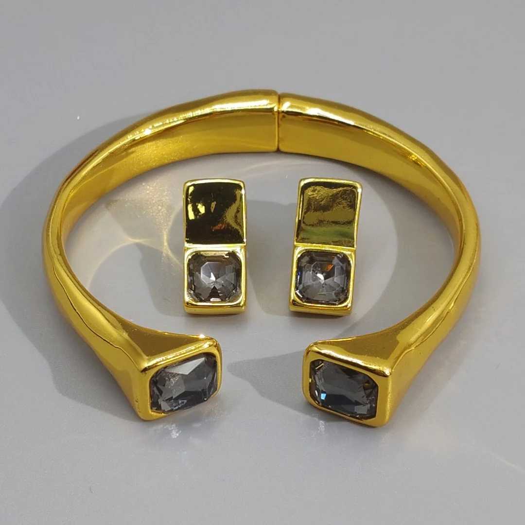 

2026 Spain dazzling hot selling colored zircon gold silver geometric earrings bracelet two-piece set high-end gift