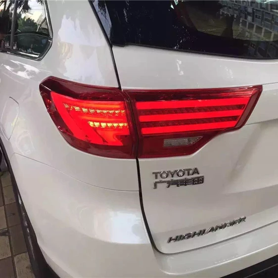 The new 2020-2021 tail light sequential turn signal assembly is suitable for Toyota Highlander