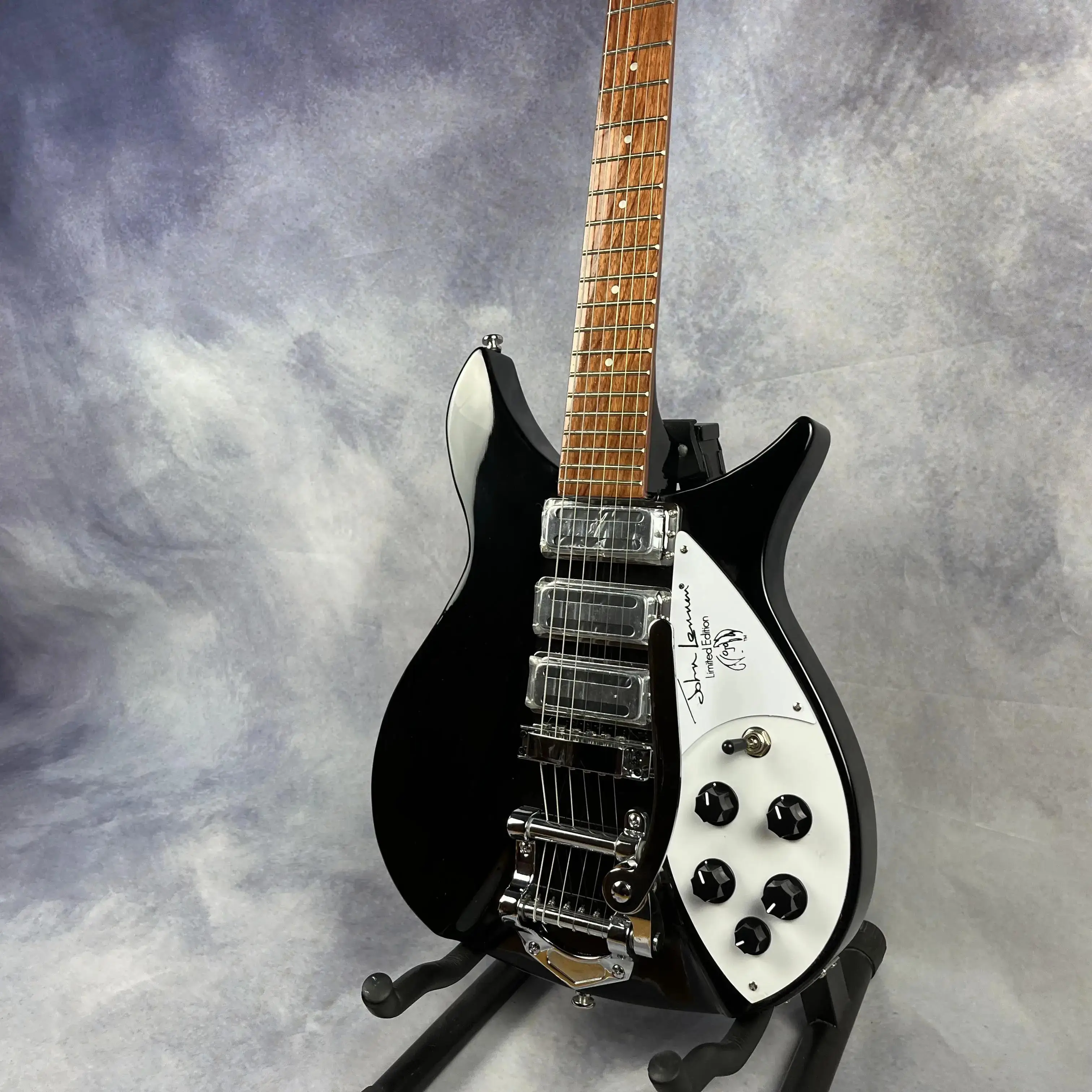 Black 325 6 Strings Short Scale Length Electric Guitar John Signature Pickguard Bigs Tremolo  HHH Pickups Gloss Lacquer Fingerbo