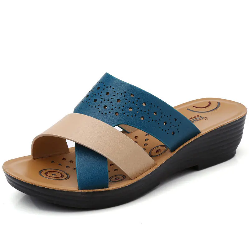 leather sandals women shoes summer middle-aged mother in the elderly with a soft bottom flat lady antiskid slippers wholesale