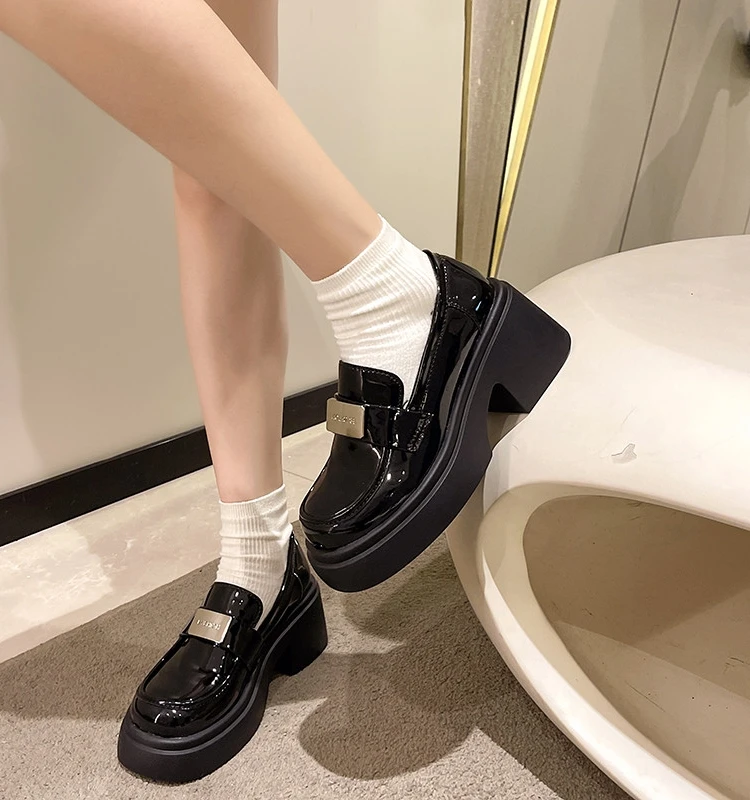 British Style Slip On Shoes For Women Casual Female Sneakers All-Match Autumn Round Toe Clogs Platform Preppy Slip-on New Fall O