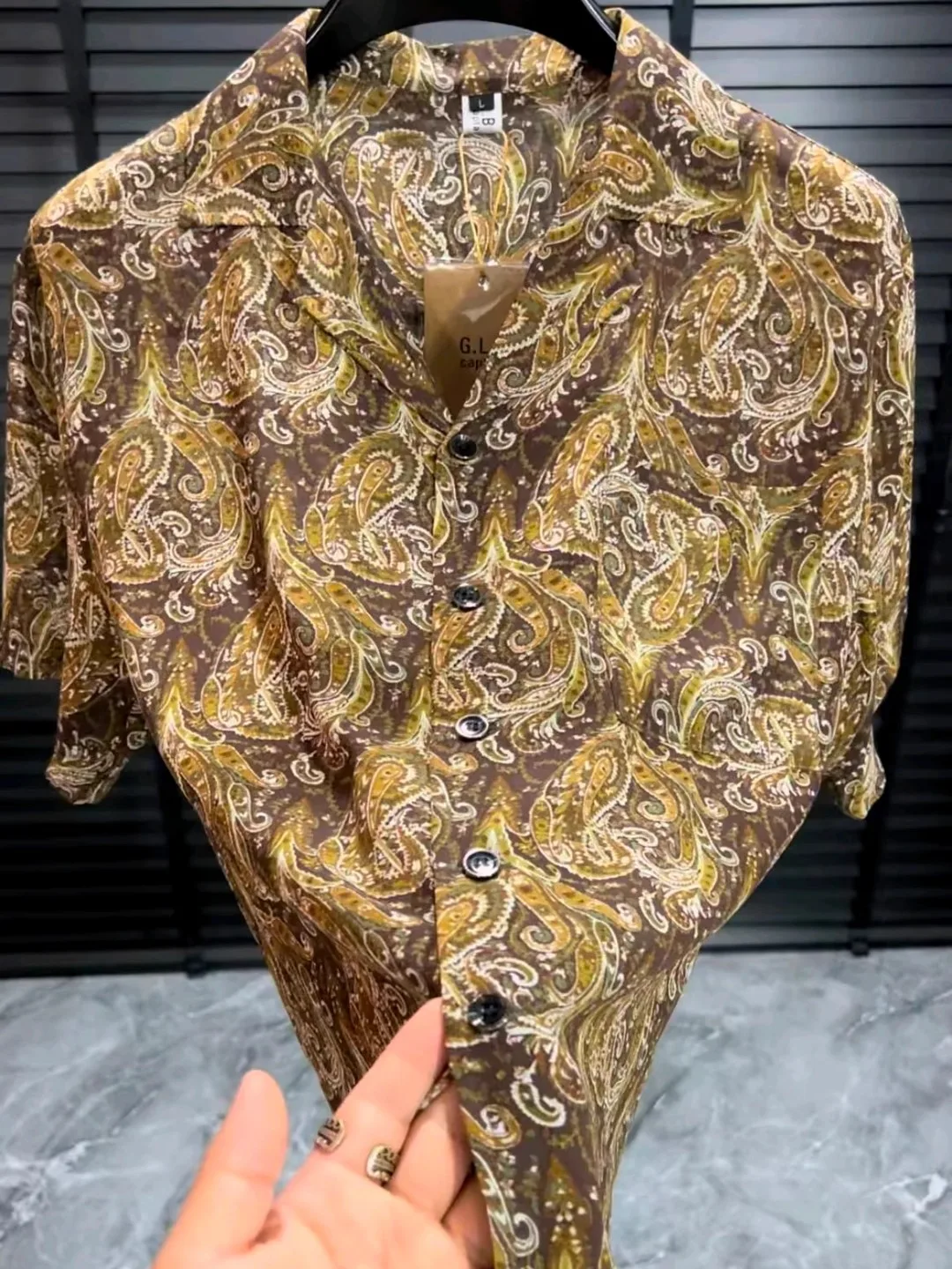 

Faionable Cuban Collar ort Sve irt Lightweight Summer Sle for Young Men Casual Busin Casual Thin Material