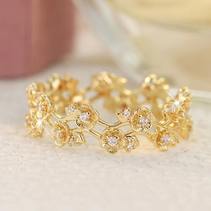 Classic Inlaid White CZ Flower Women's Ring Trendy Golden Color Hand Carving Daily Wear Party Jewelry Anniversary Gift