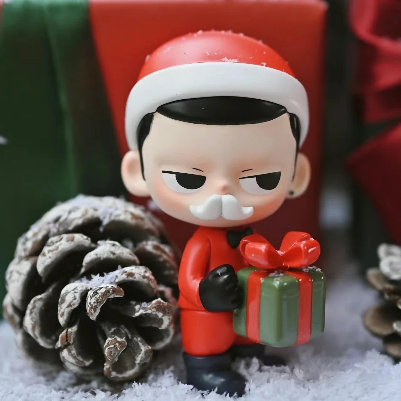 KUBO MR. Santa Claus Figure Toy XMAS Festival Cool Doll with Beard Gift Guy Boy Firend Toy Designer Art Decoration for Festival