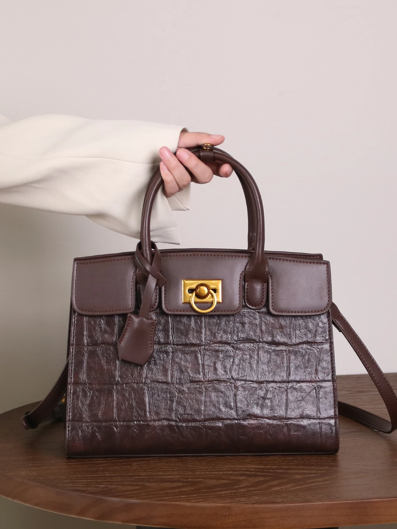 Fall/Winter 2026 New Luxury Ladies Handbag Temperament Patent Leather Leopard Spice Bag Advanced Texture Matte Tote Bag Commuter