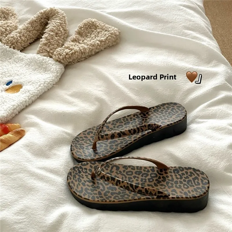 

Wild Leopard Print! Vintage Sexy Girl Style INS Thong Slippers Women Summer Outdoor Breathable Thick Bottom Beach Sandals