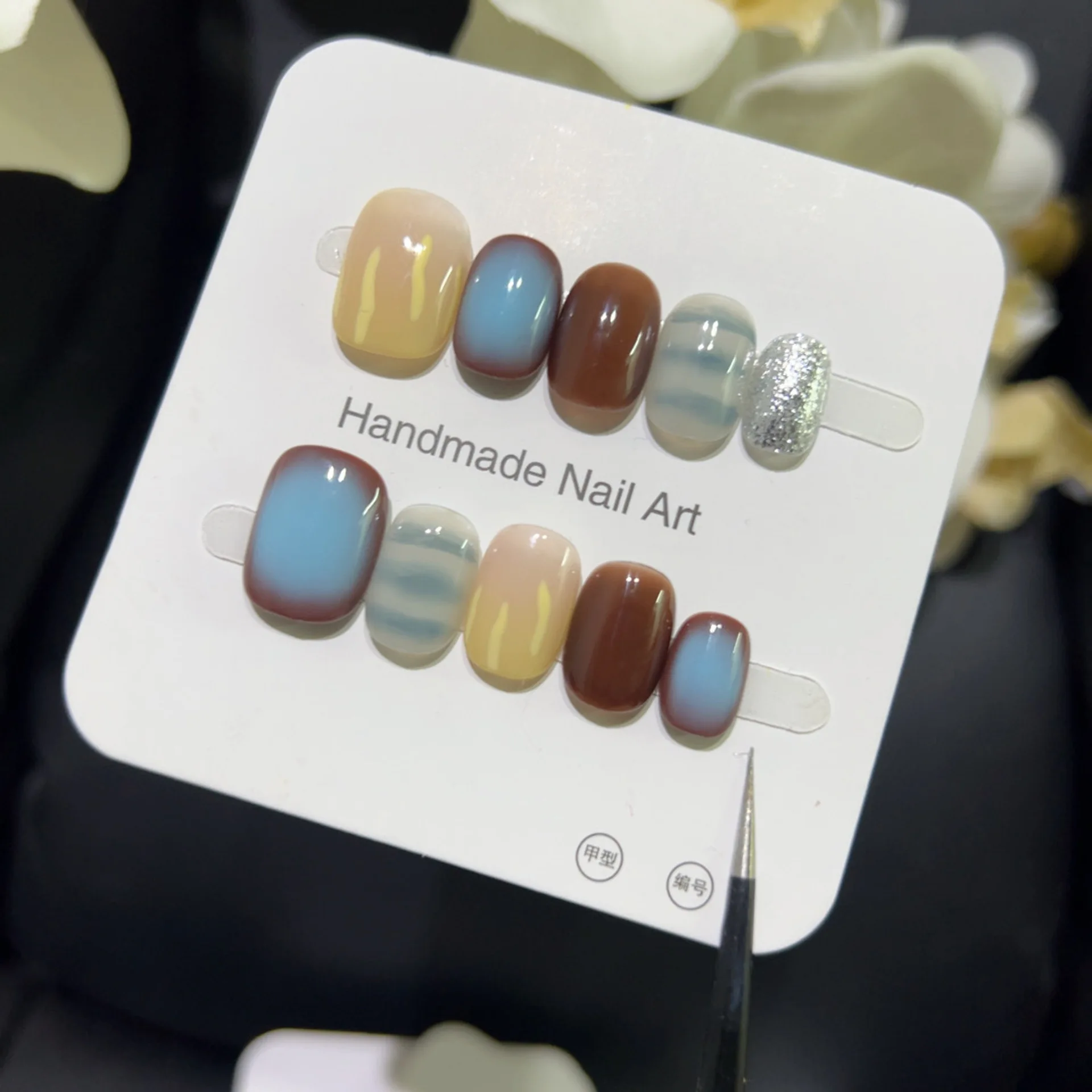 

10PCS Blue Blush Short Square Round Handmade Pres on Nails Gentle Colorful Gradient Cute French Fake Nails Fashionable Nail Tips