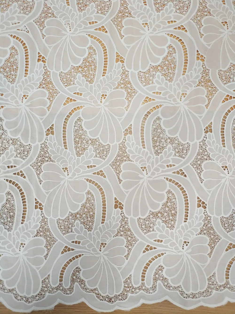 

New laser embroidered hollow lace fabric, used for women's clothing, dresses, shirts, designer fabrics, DIY sewing materials