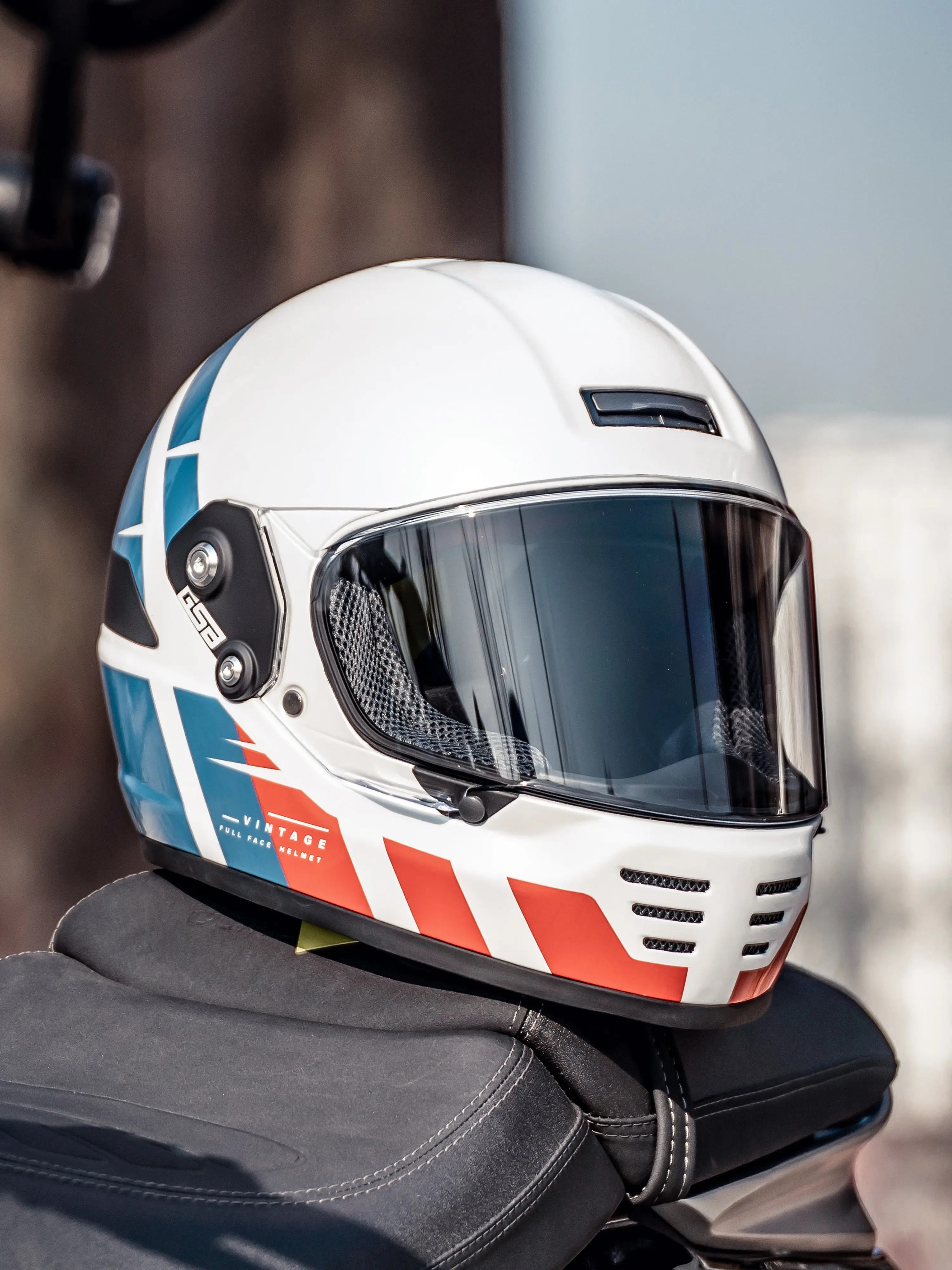 Retro Full Face Motorcycle Helmet, Vintage Racing Helmet with Anti-Fog Visor & Ventilation for Street Riding
