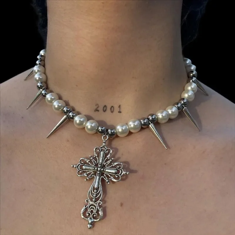 

2024 Halloween Exaggerated Vintage Silver Taper Cross Necklace Choker Pearl Awl Short Collarbone Chain for Women Jewelry Gift