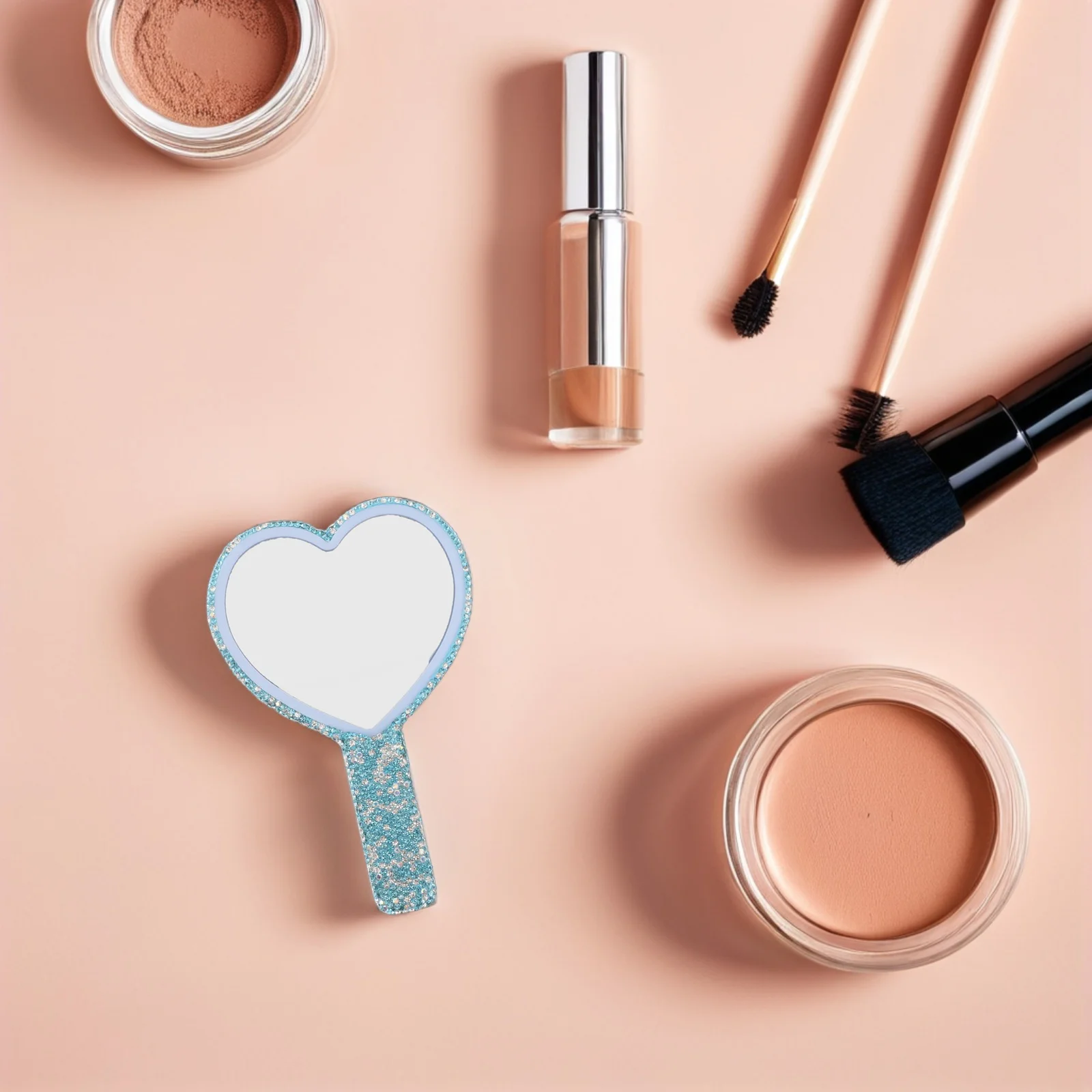 مرآة مكياج مدمجة محمولة على شكل قلب، مرآة بلاستيكية خفيفة الوزن محمولة للسفر ومرايا اليد للجيب