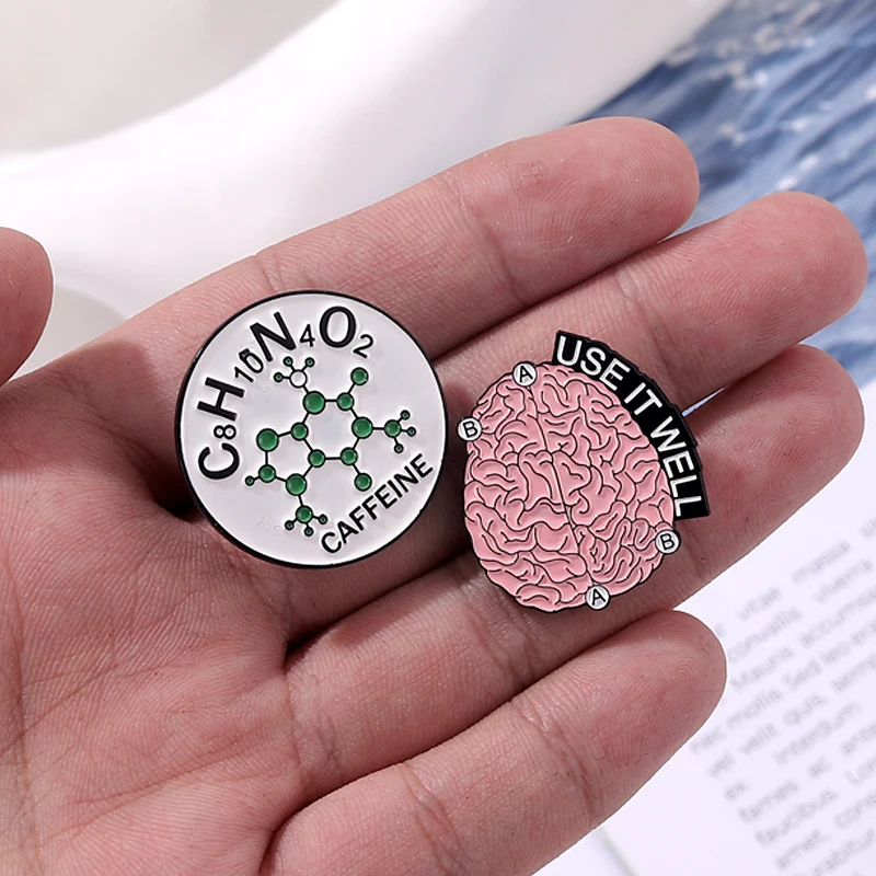 Pins Custom เต่า Hippo เข็มกลัดใช้สมองดีคาเฟอีน Lapel Badge สัตว์ของขวัญเครื่องประดับตลกสําหรับเด็กเพื่อนคณิตศาสตร์ Puns เคลือบ