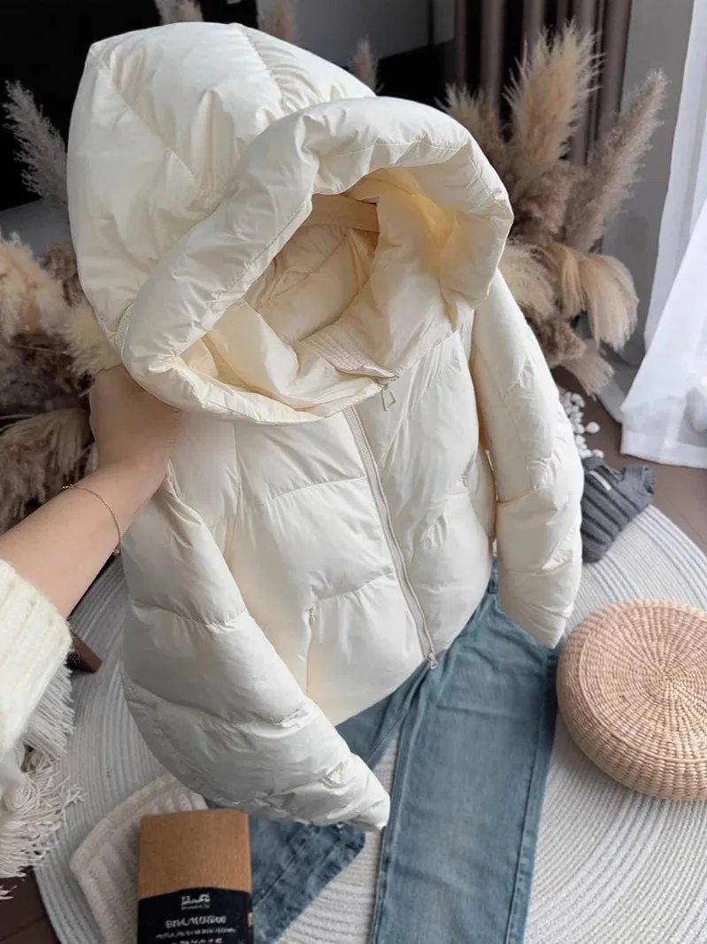 2025 Winter New Thickened Cotton Coat with French High-end Sense and Waist Collection, Short Black Jacket to Show Slim
