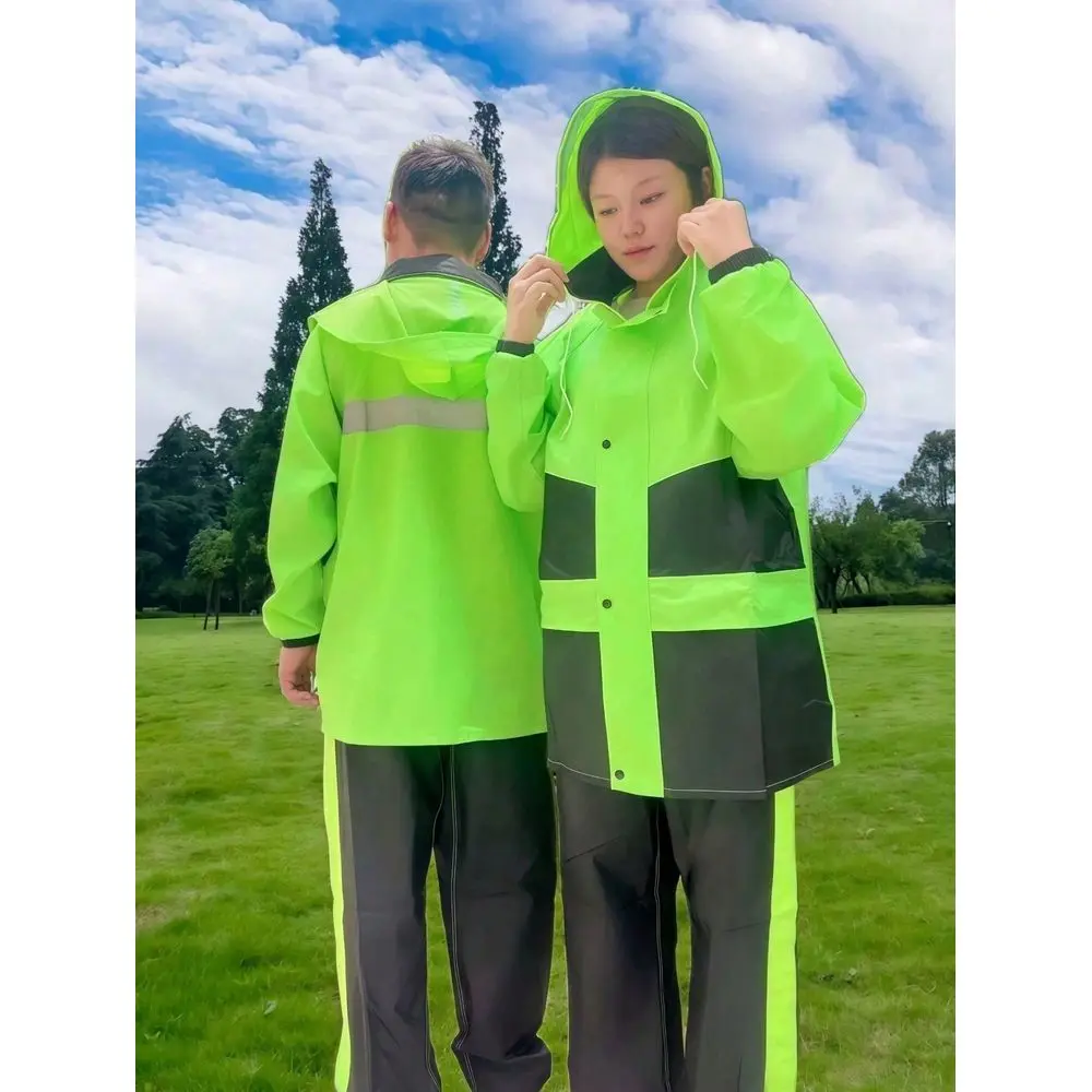 

Комплект: Премиальные утолщенные двухслойные дышащие дождевые брюки для велоспорта и пеших прогулок, с капюшоном, светоотражающими полосами, водонепроницаемые