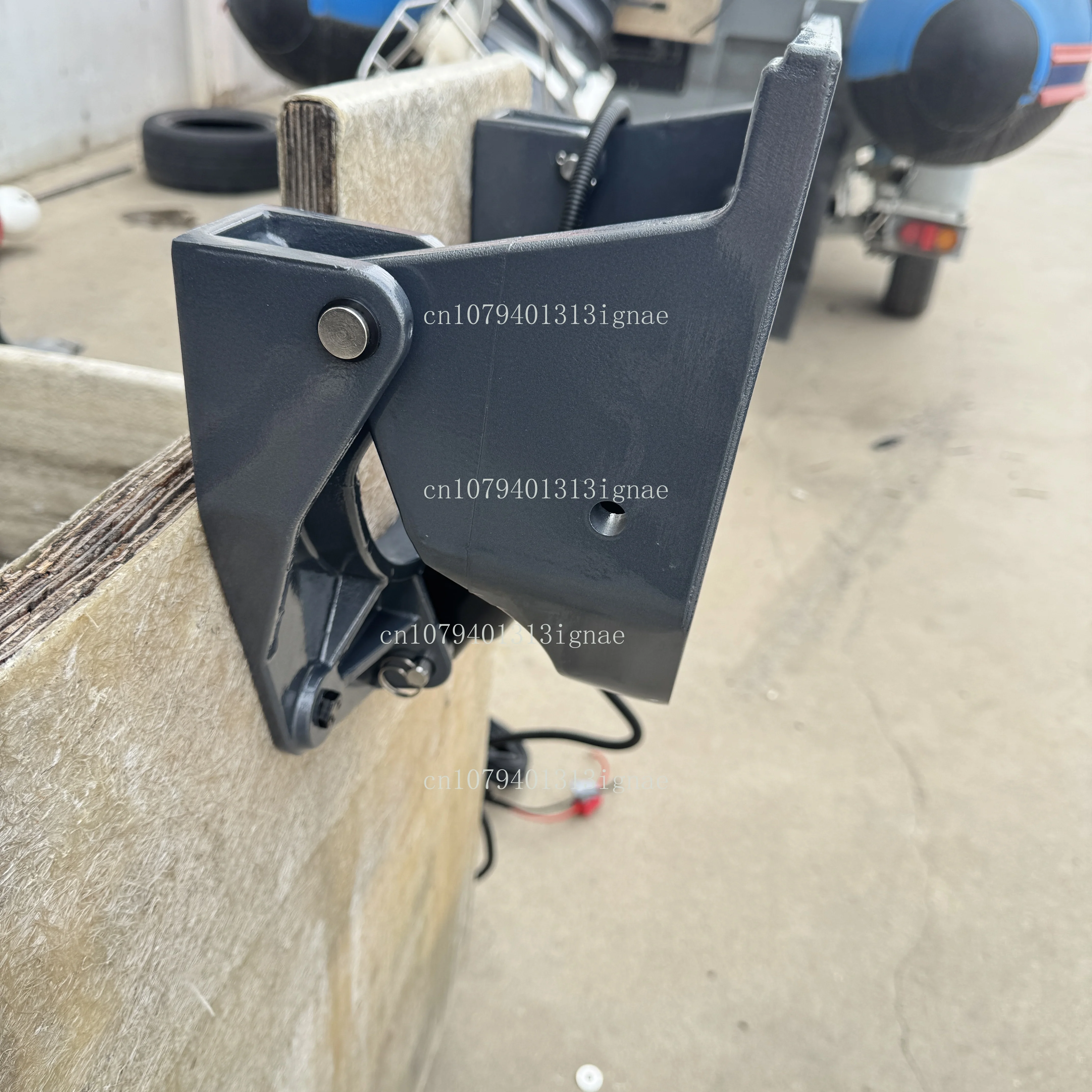 Electric warping system for outboard engines. 40 and below