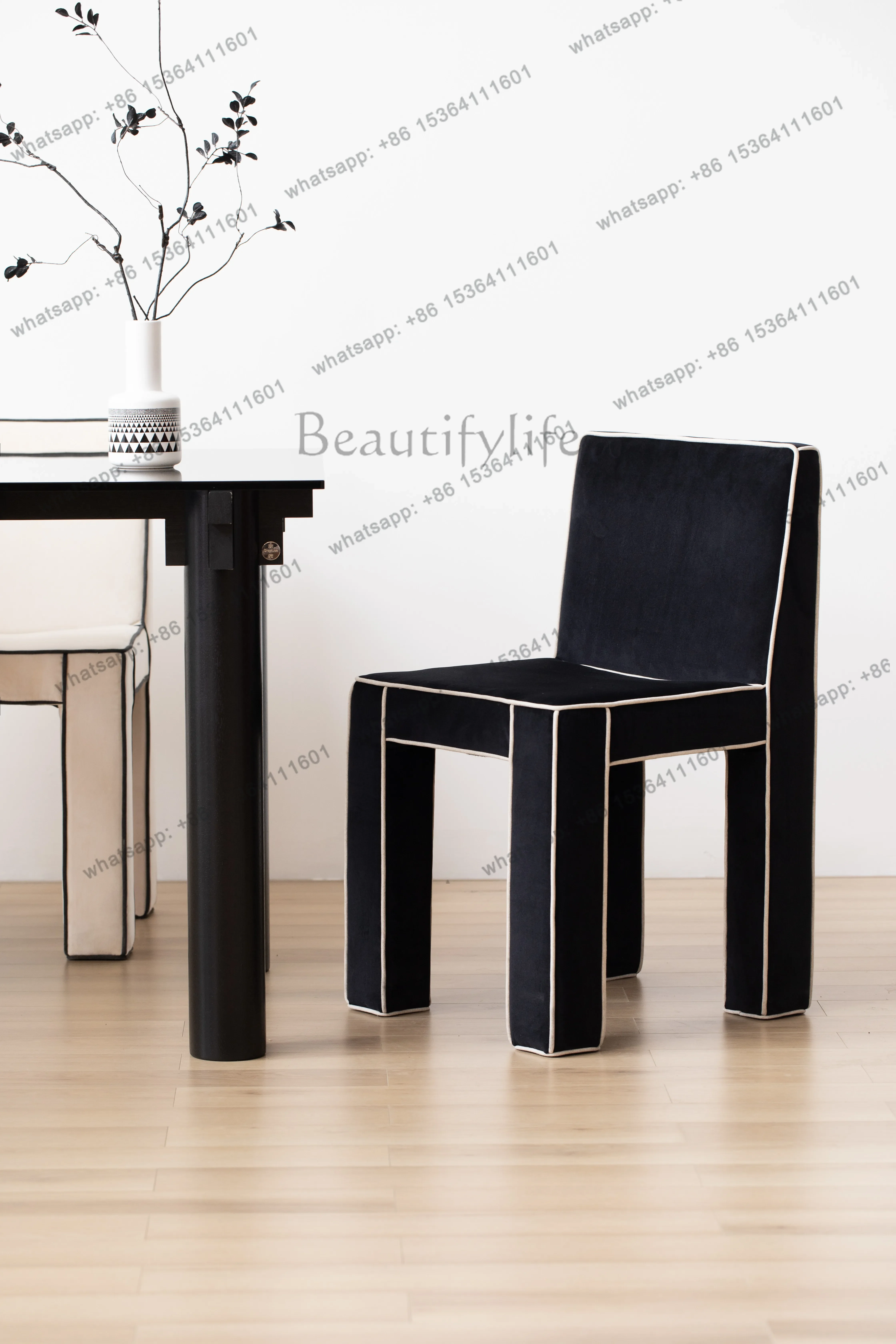 yj15 Original design comic style Italian minimalist dining chair modern two-dimensional soft bag solid wood backrest casual chai