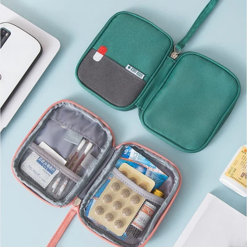 Mini Portable Medicine Bag First Aid Kit Medical Emergency Kits Organizer Outdoor Household Medicine Pill Storage Bag Pouch