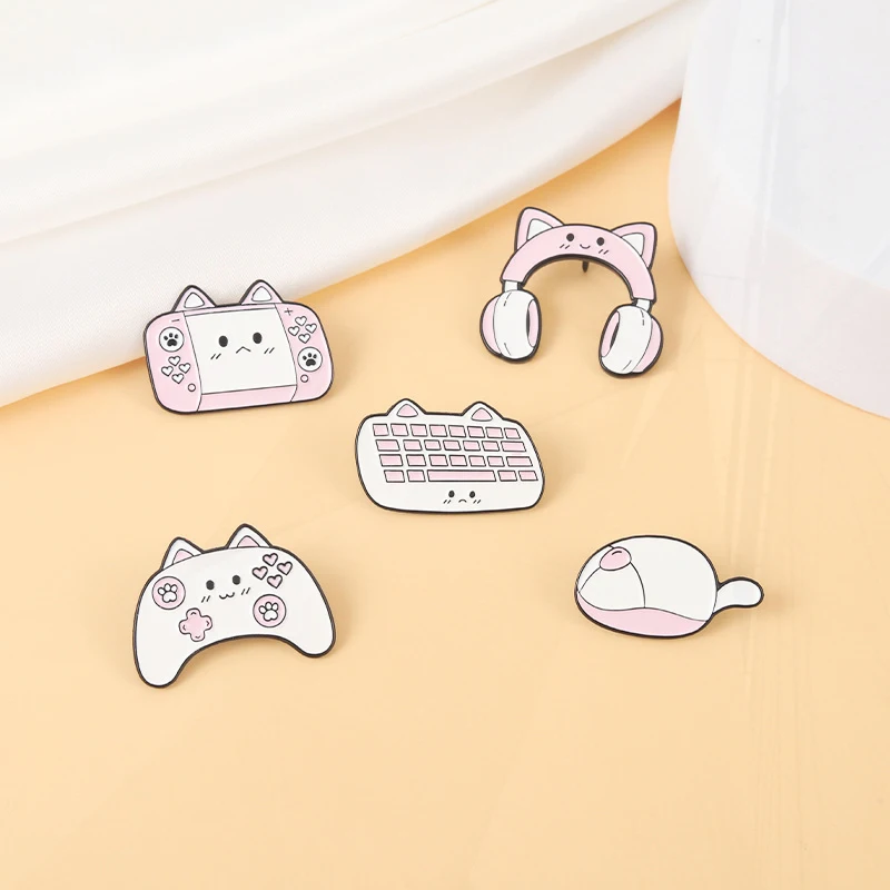 Drop Lapel Pin Badge Pins Denim Bag Gift Men Women Fashion Jewelry Creative Trendy Cartoon Cat Mouse Keyboard Headset Oil