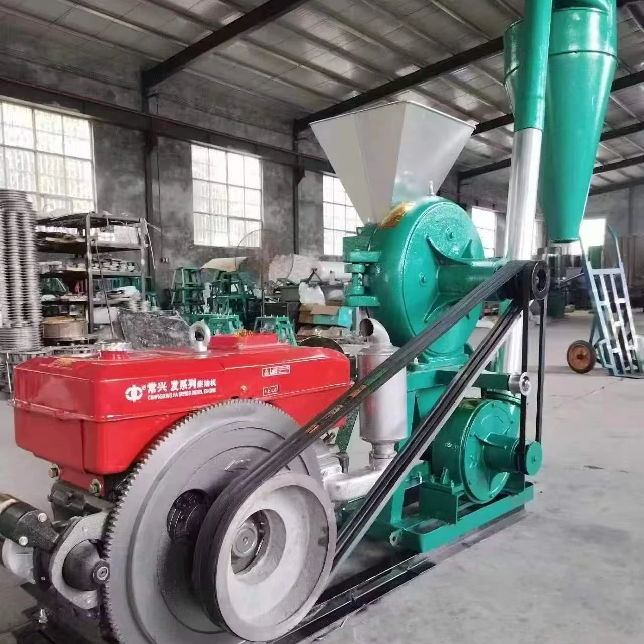 

Лидер продаж в Африке, двигатель Sel 22 л.с. и электрическое оборудование 15 кВт, мельница для рисовых бобов, кукурузы, кукурузы, шлифовальный станок для зерна кукурузы