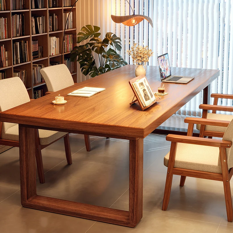 Biurko recepcyjne drewniane, organizery na komputer, estetyczne biurko w stylu skandynawskim, minimalistyczny design, meble biurowe, unikalne meble.