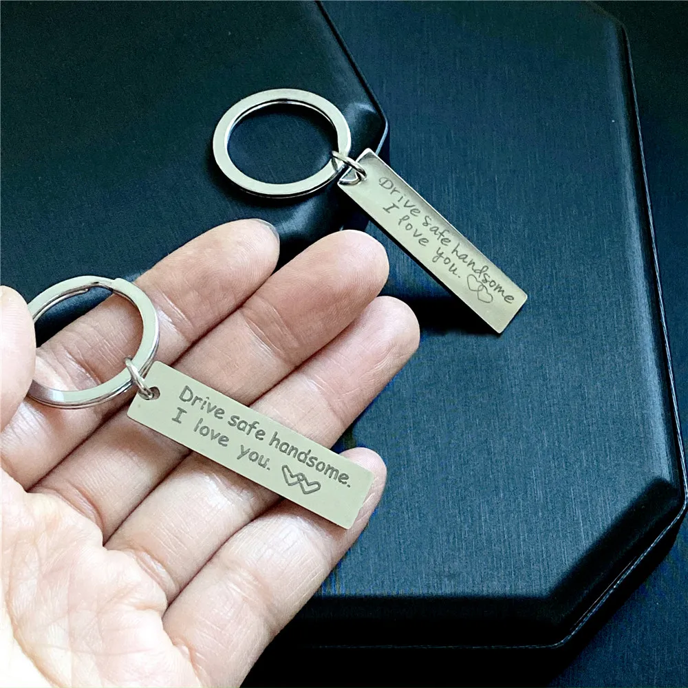 Fashion Keychain Engraved Drive Safe I Love You Keyring Gift for Couples Girlfriend Boyfriends Key Chain Rings Key Holder Gifts