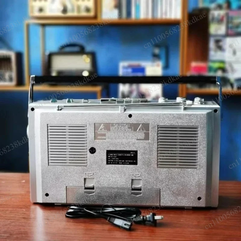 Retro Portable Cassette Player Bluetooth Audio Speaker With FM Radio Receiver Support TF Card Playback Vintage Music Player