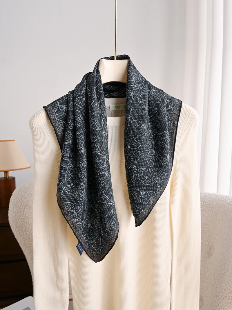 sciarpa-quadrata-da-donna-in-seta-banan-20-momme-primavera-2026-circa-63-cm-design-con-stampa-digitale-a-spruzzo